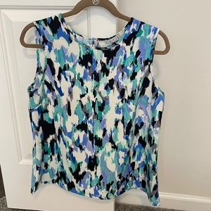 Sleeveless blouse